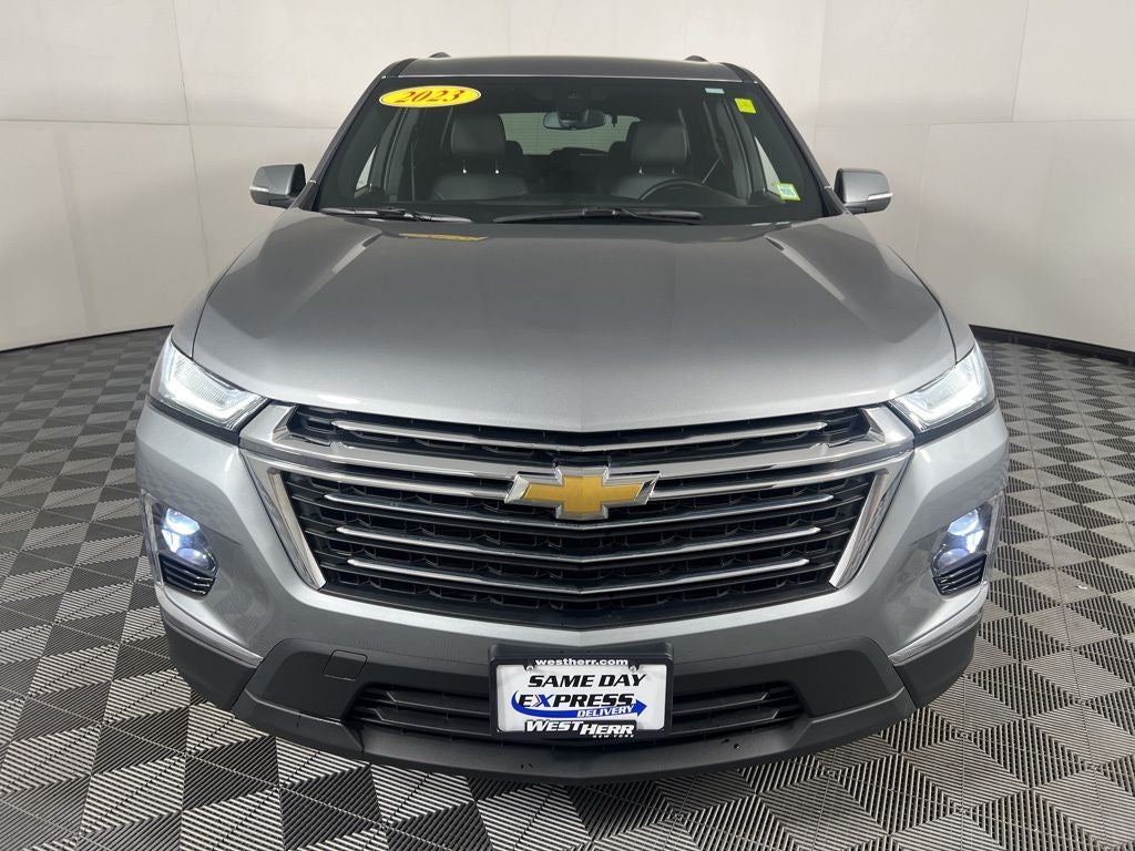 2023 Chevrolet Traverse LT Leather