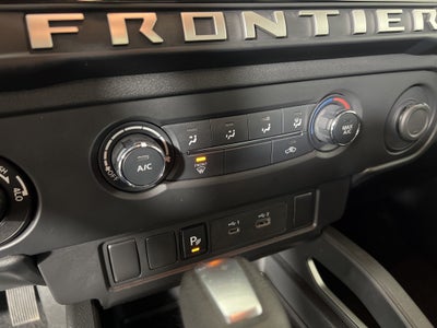 2025 Nissan Frontier SV