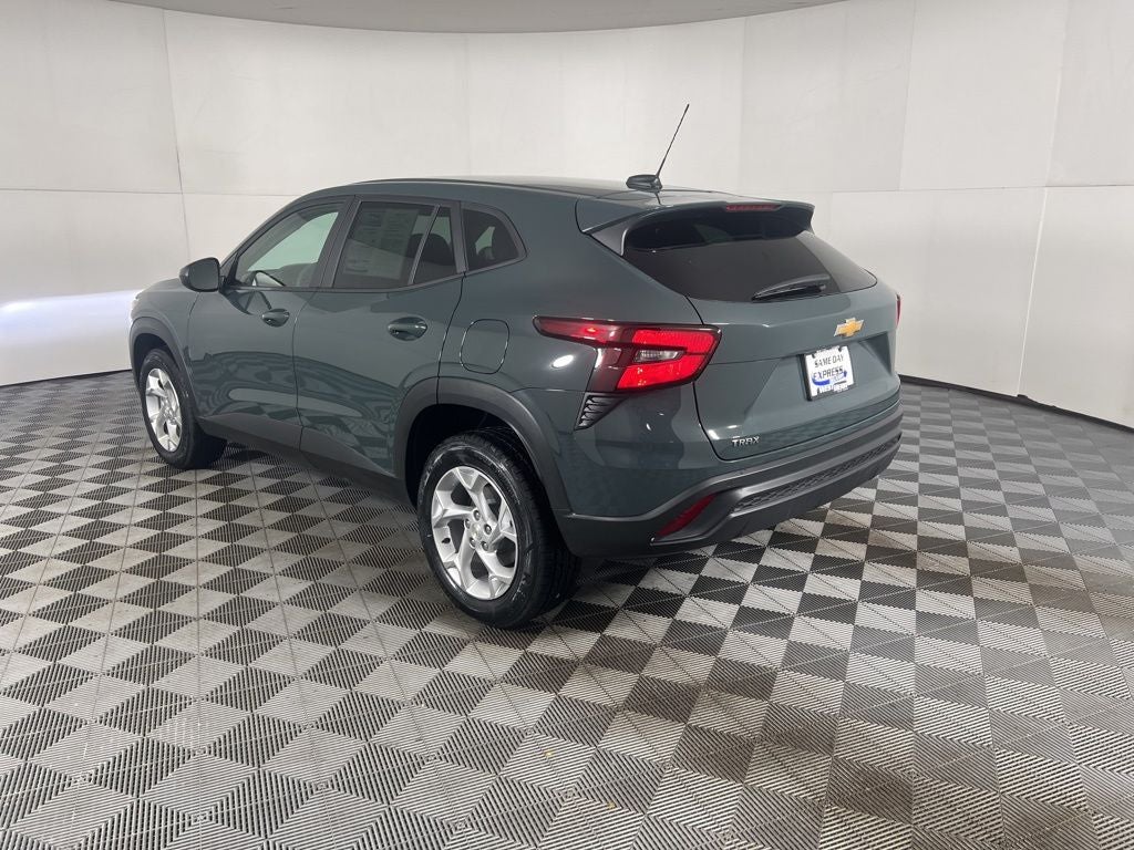 2025 Chevrolet Trax LS