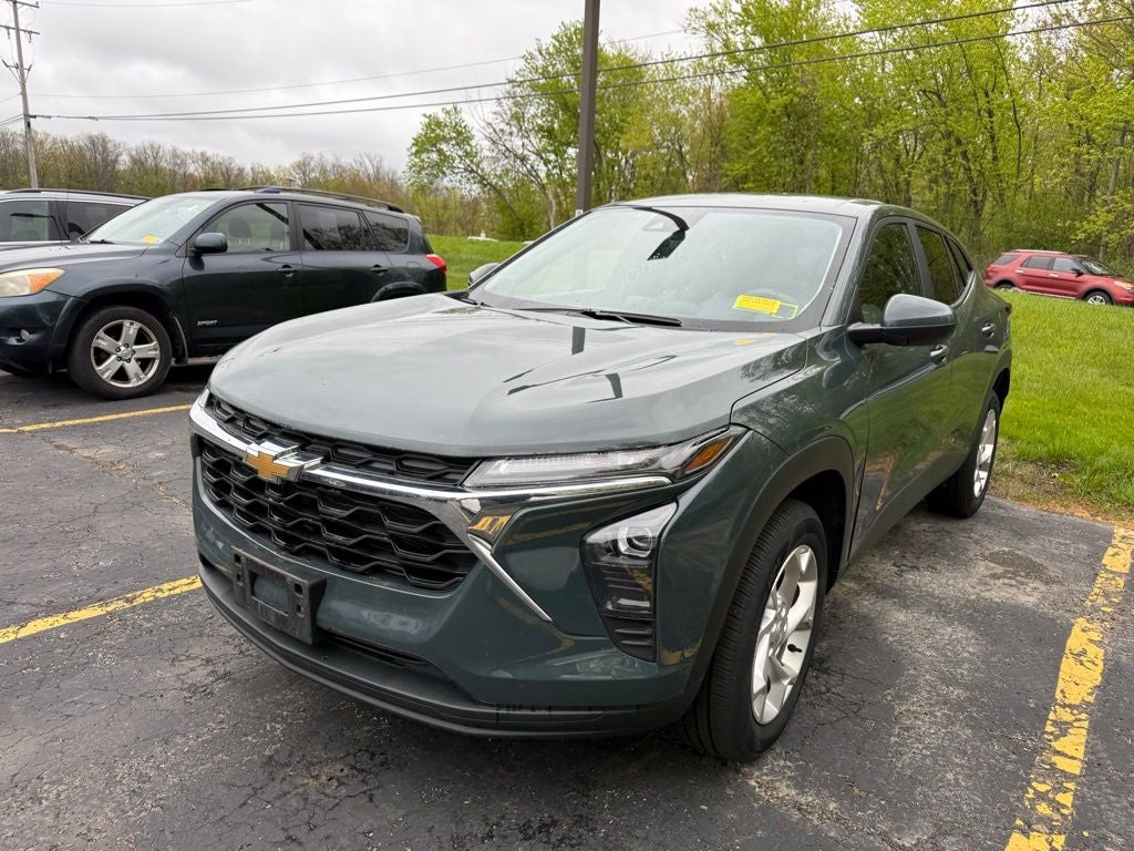 2025 Chevrolet Trax LS