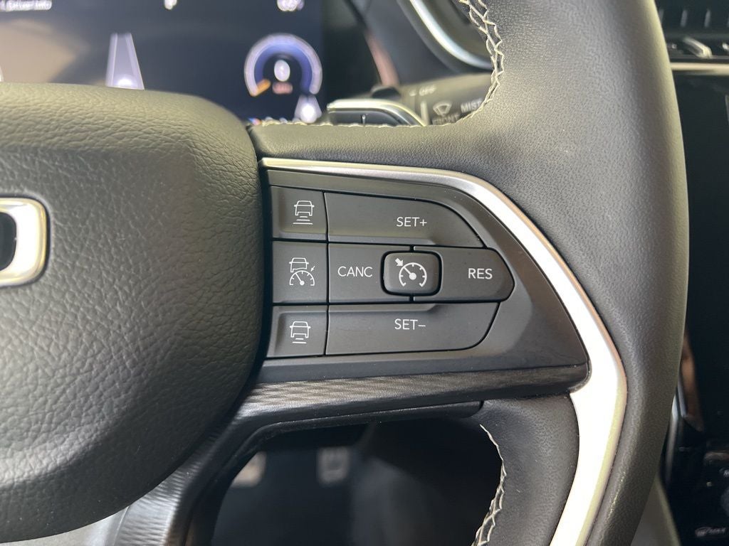 2023 Jeep Grand Cherokee L Laredo