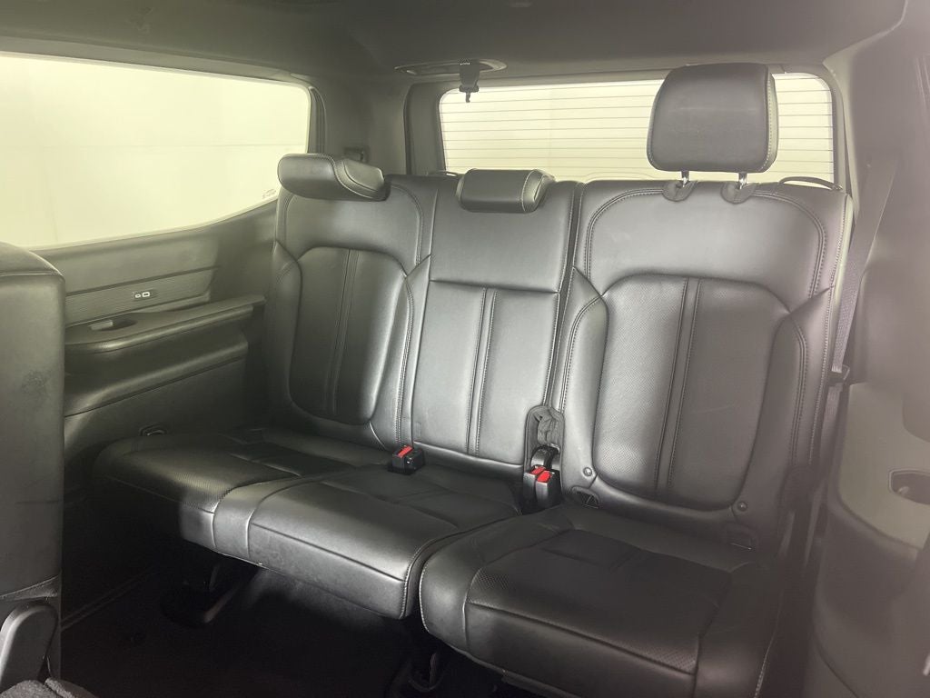 2023 Jeep Wagoneer Base
