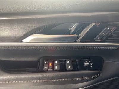 2023 Jeep Wagoneer Base