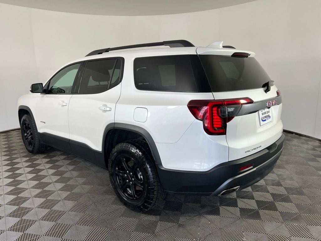 2023 GMC Acadia AT4