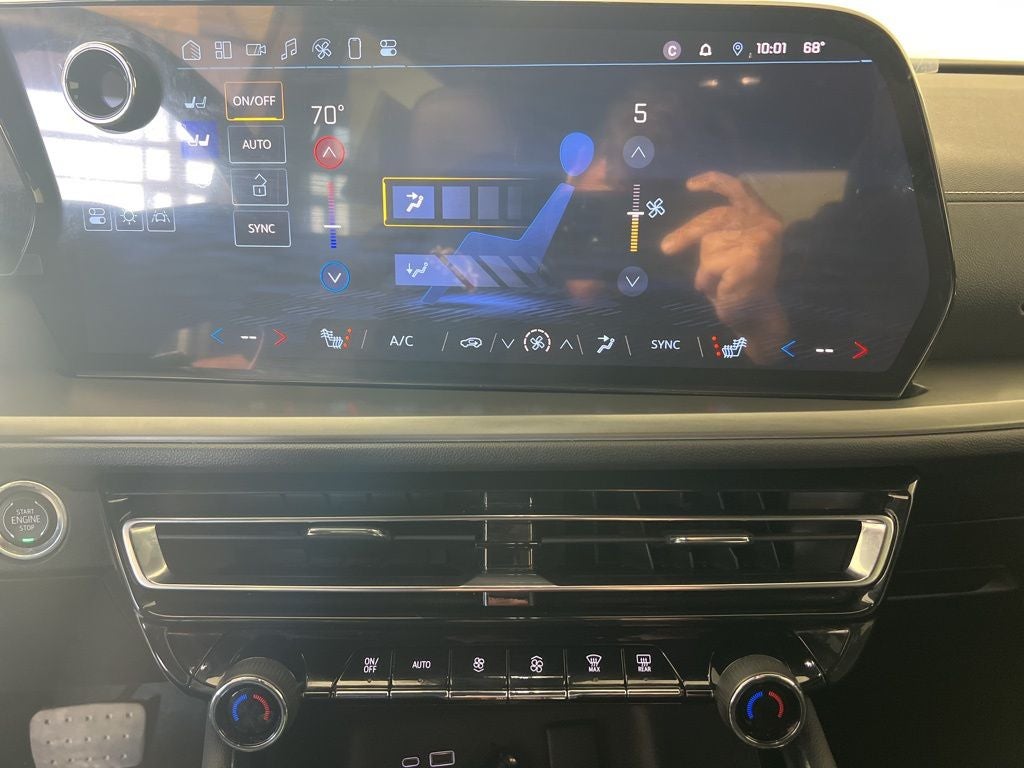 2025 Chevrolet Traverse LT 2LT