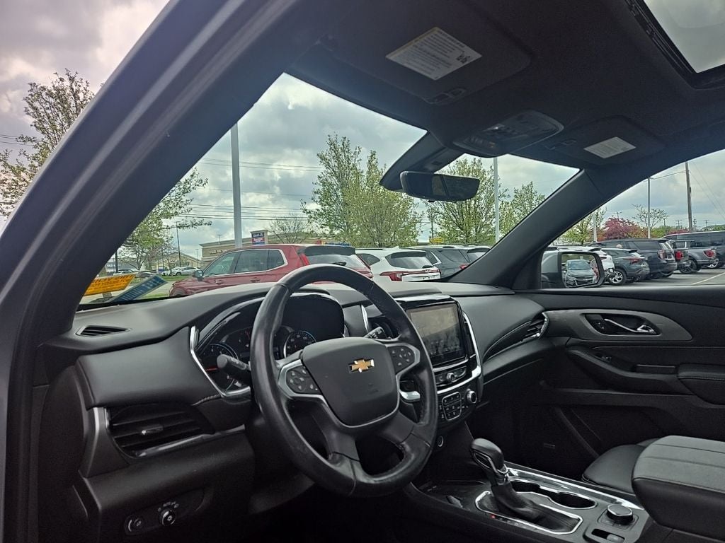 2023 Chevrolet Traverse LT Leather