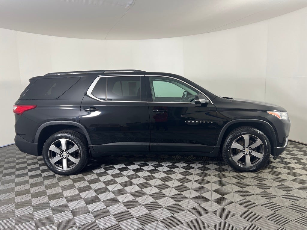 2021 Chevrolet Traverse LT Leather