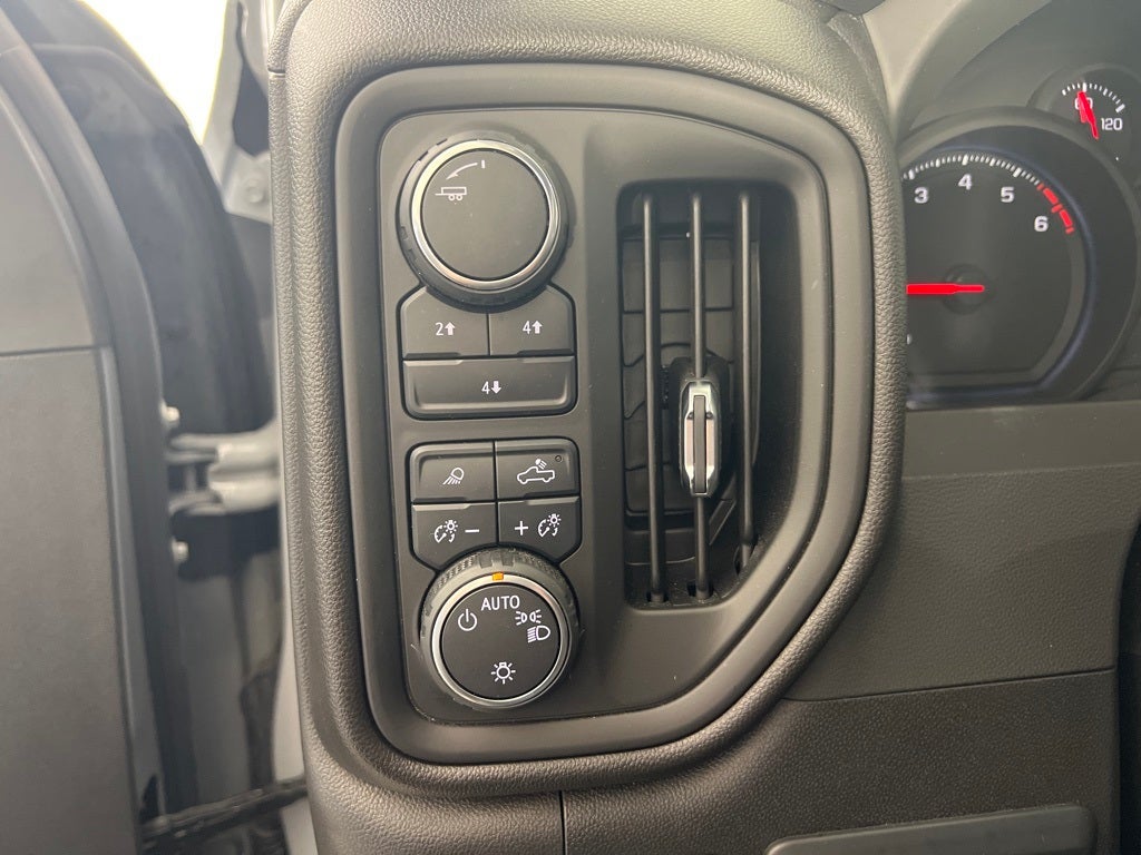 2025 Chevrolet Silverado 2500HD Custom