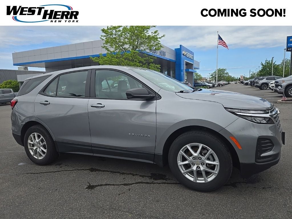 2024 Chevrolet Equinox LS's photo