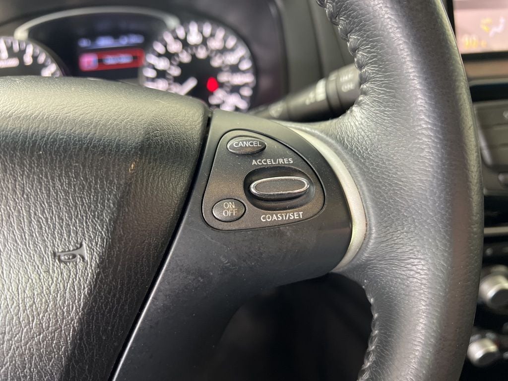 2015 Nissan Pathfinder SV