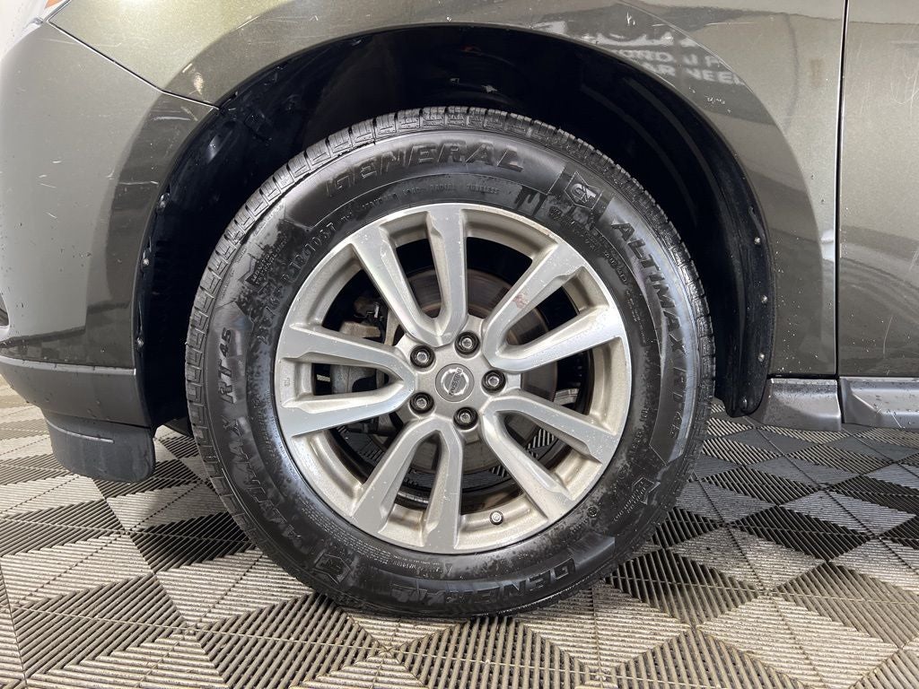 2015 Nissan Pathfinder SV