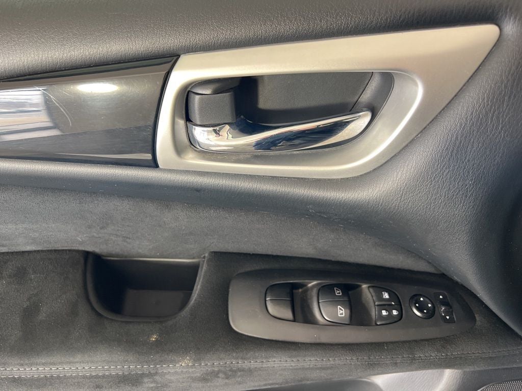 2015 Nissan Pathfinder SV