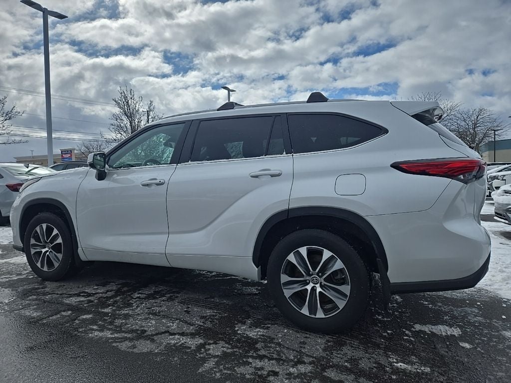 2023 Toyota Highlander XLE
