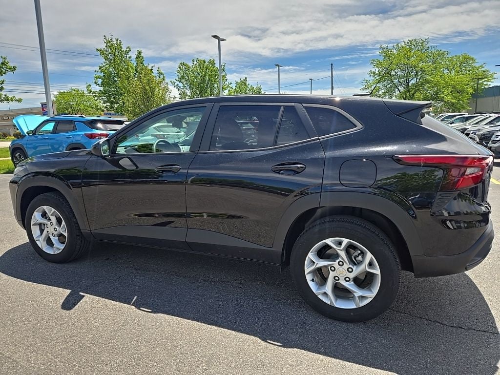 2025 Chevrolet Trax LS