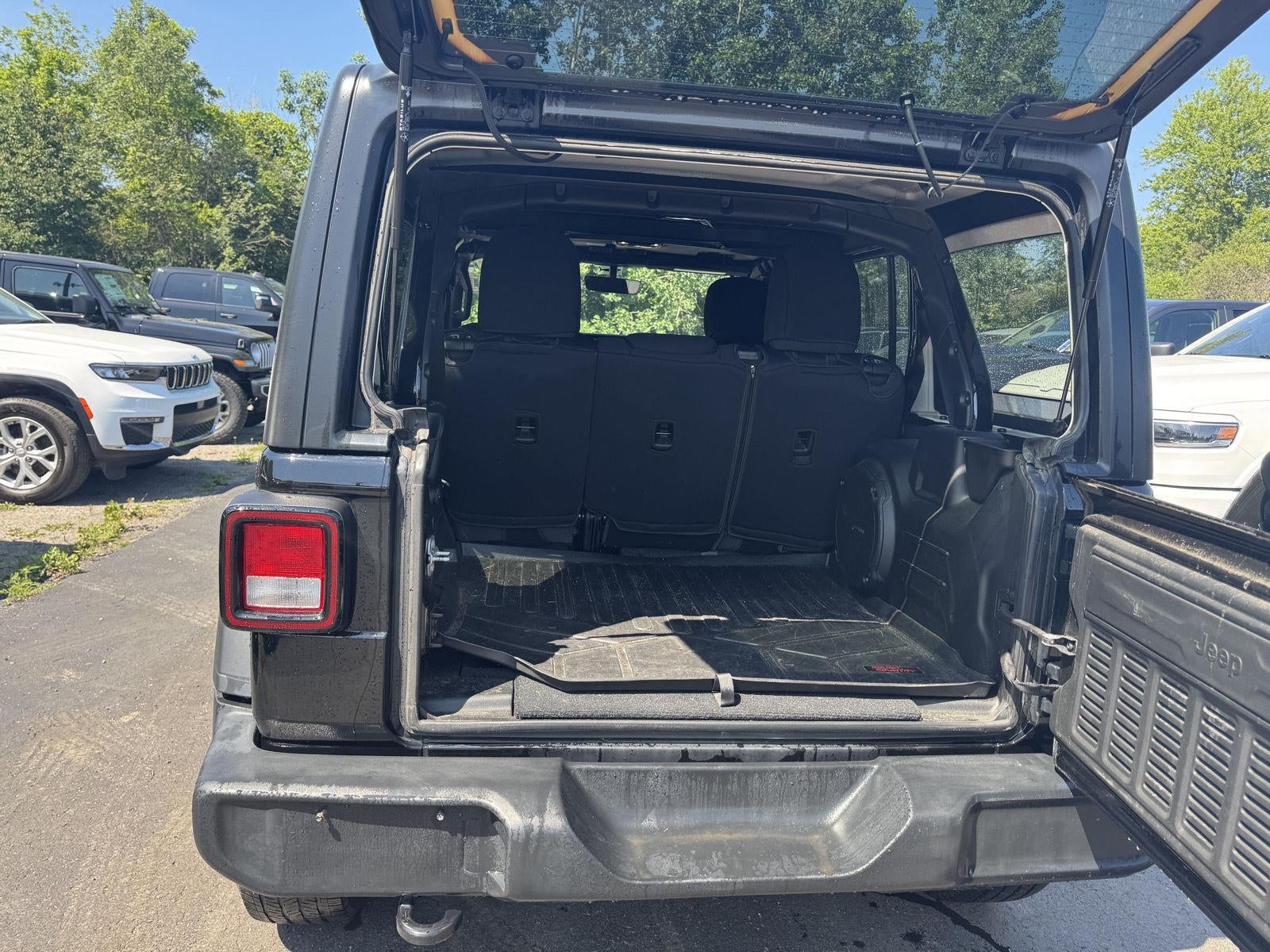 2023 Jeep Wrangler Sport Altitude