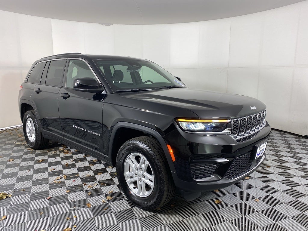 2025 Jeep Grand Cherokee Base