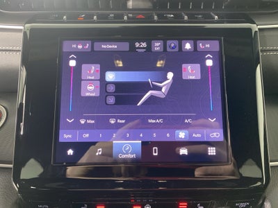 2025 Jeep Grand Cherokee Base