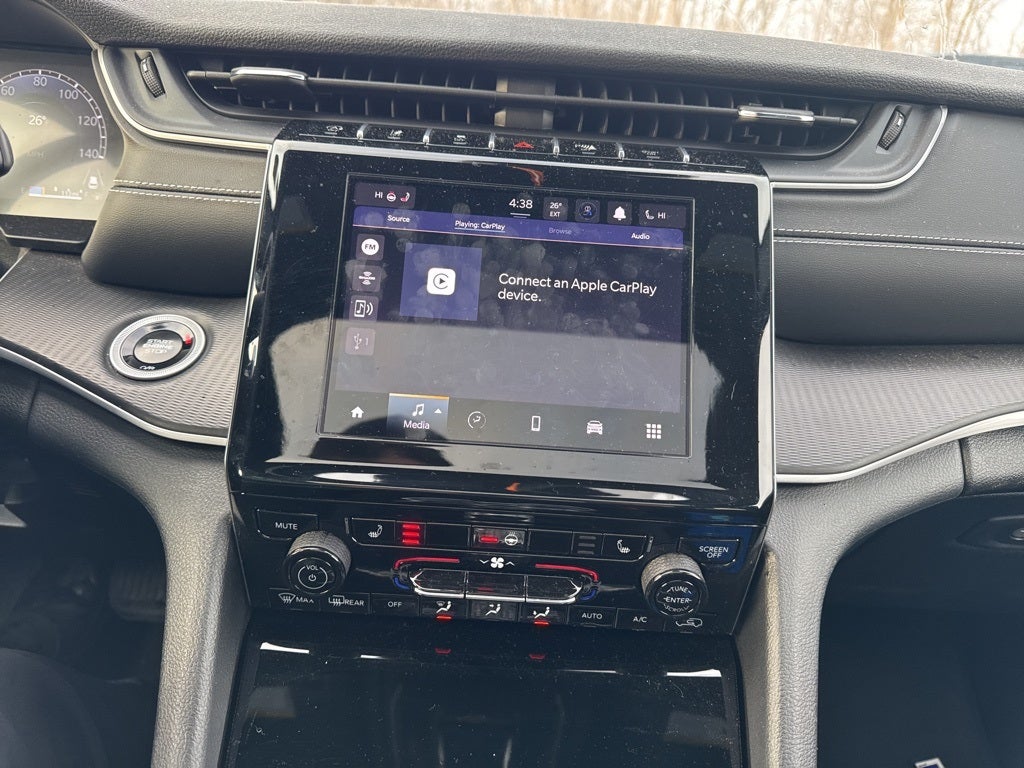 2025 Jeep Grand Cherokee Base