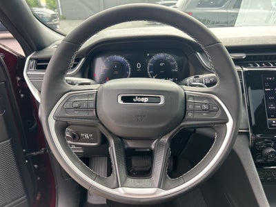 2025 Jeep Grand Cherokee Base