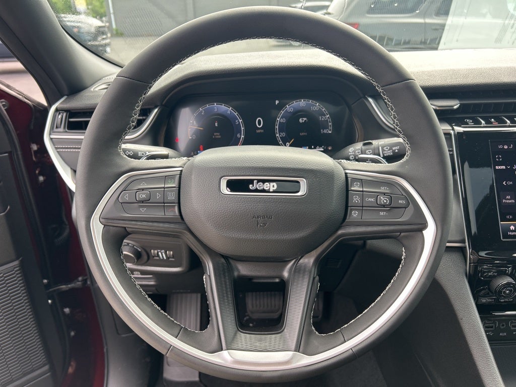 2025 Jeep Grand Cherokee Base