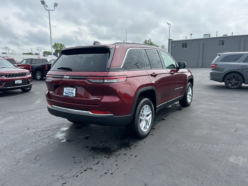 2025 Jeep Grand Cherokee Base