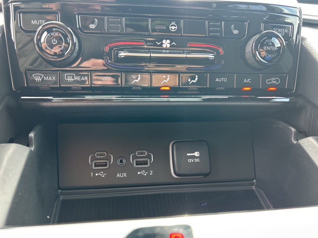 2025 Jeep Grand Cherokee Base