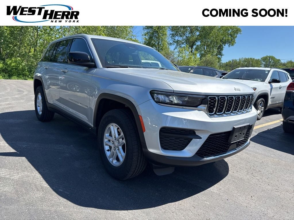2024 Jeep Grand Cherokee Laredo 4x4's photo