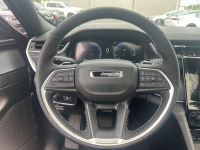 2025 Jeep Grand Cherokee Base