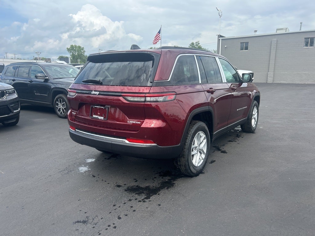2025 Jeep Grand Cherokee Base