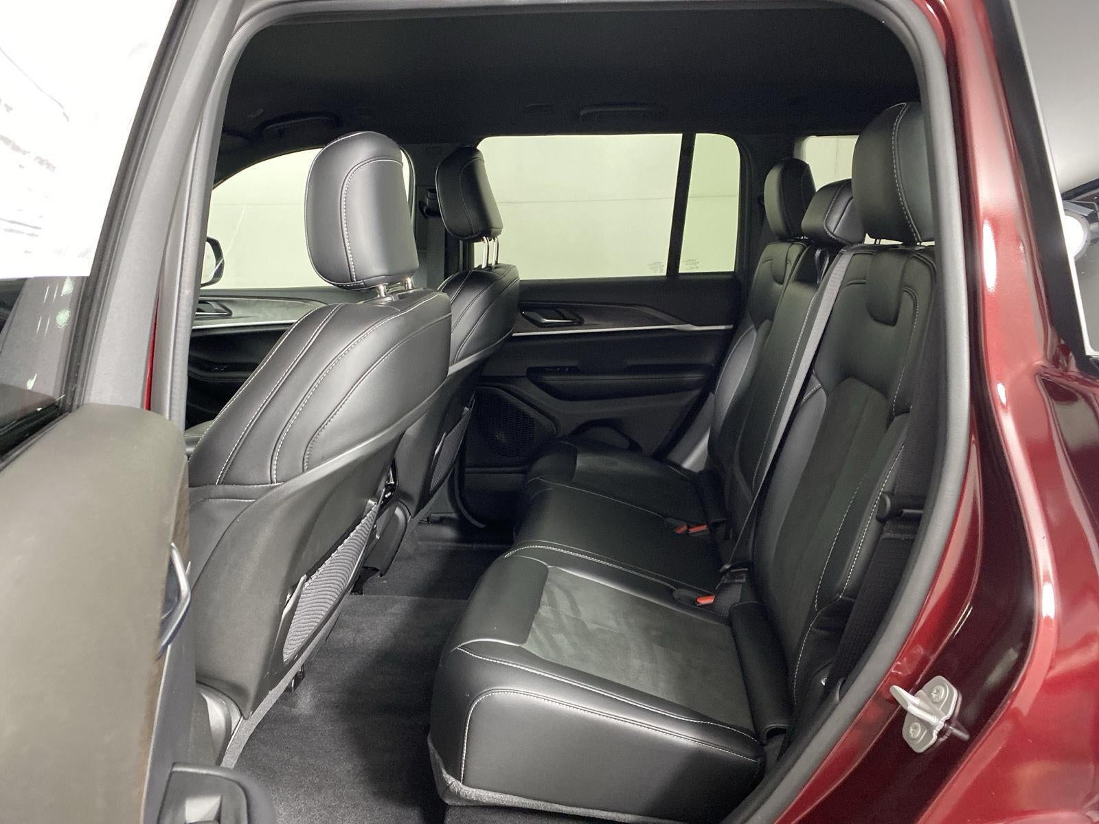 2026 Jeep Grand Cherokee Laredo Altitude