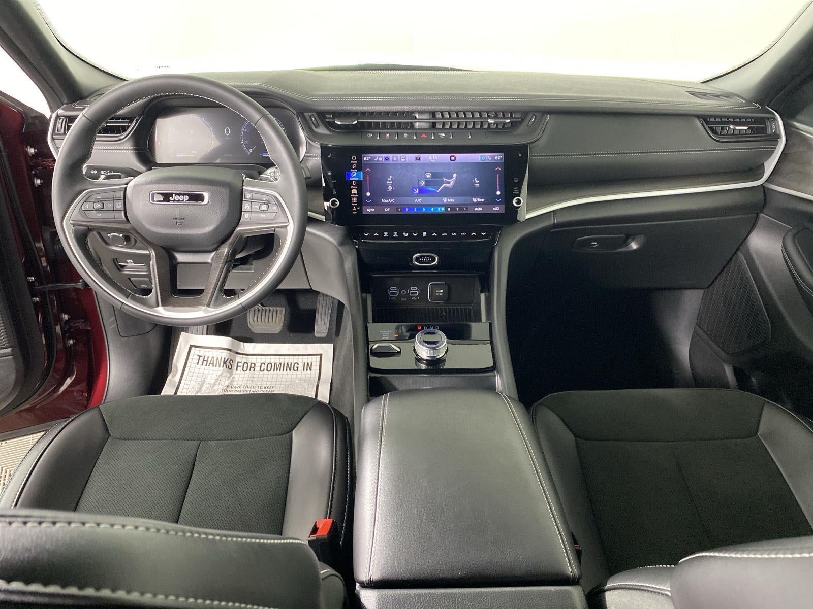2026 Jeep Grand Cherokee Laredo Altitude