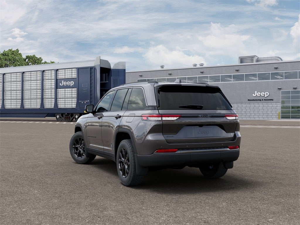 2026 Jeep Grand Cherokee Laredo