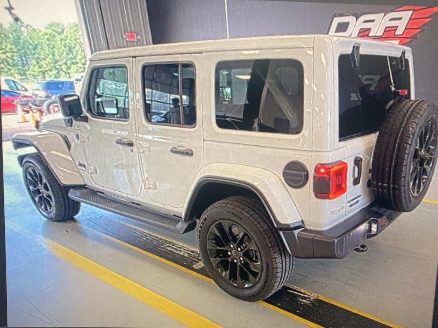 2025 Jeep Wrangler 4Xe Sahara