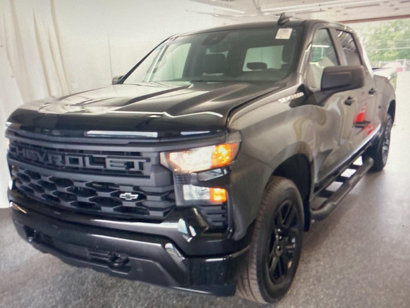2024 Chevrolet Silverado 1500 Custom