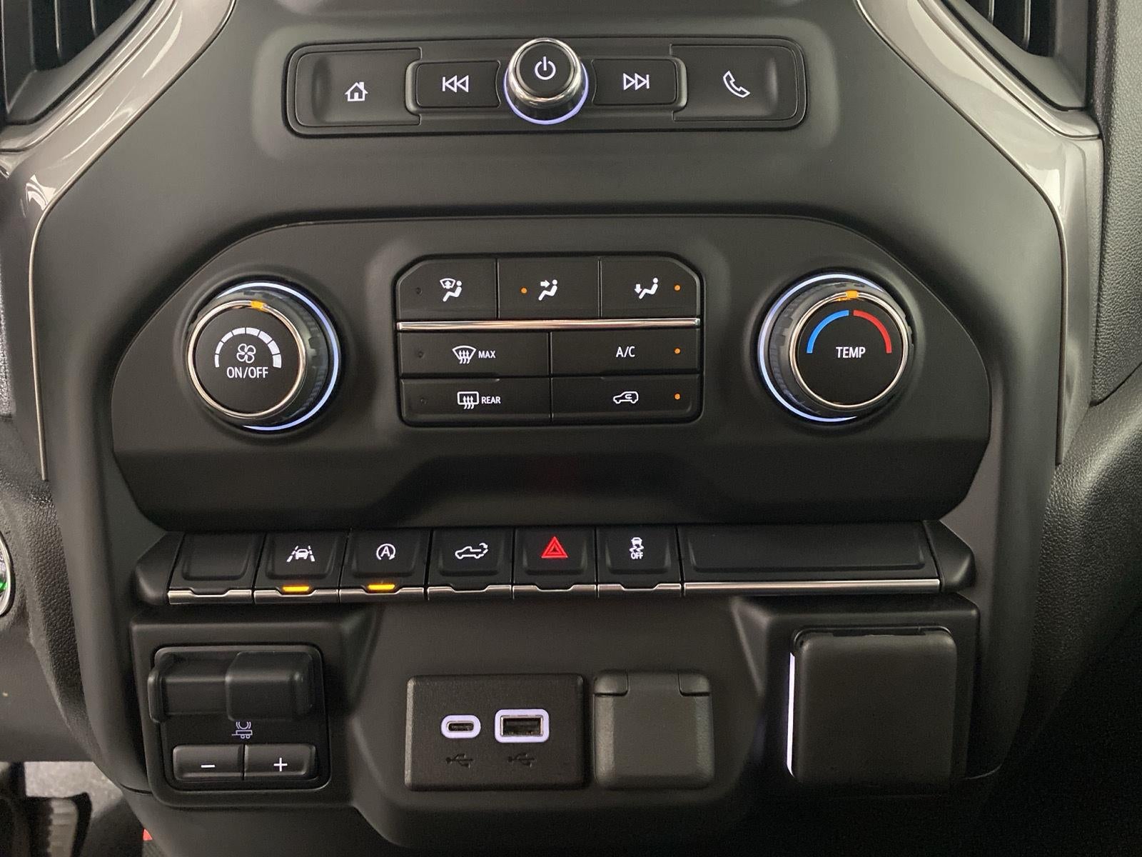 2024 Chevrolet Silverado 1500 Custom