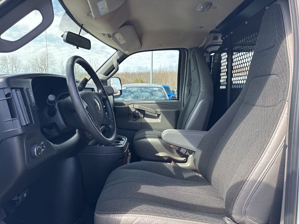 2024 Chevrolet Express 2500 Work Van Cargo