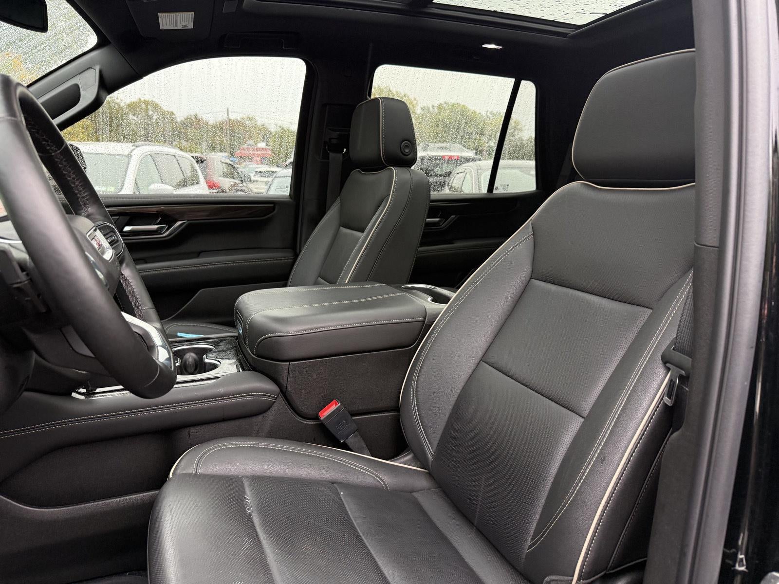 2025 GMC Yukon Elevation