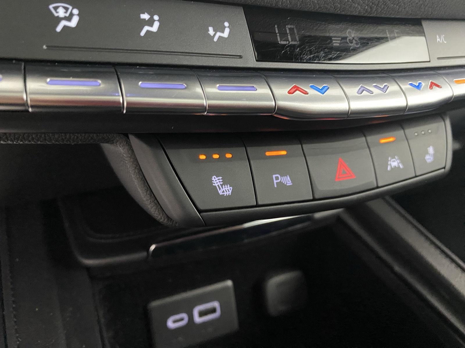2023 Cadillac XT4 AWD Premium Luxury