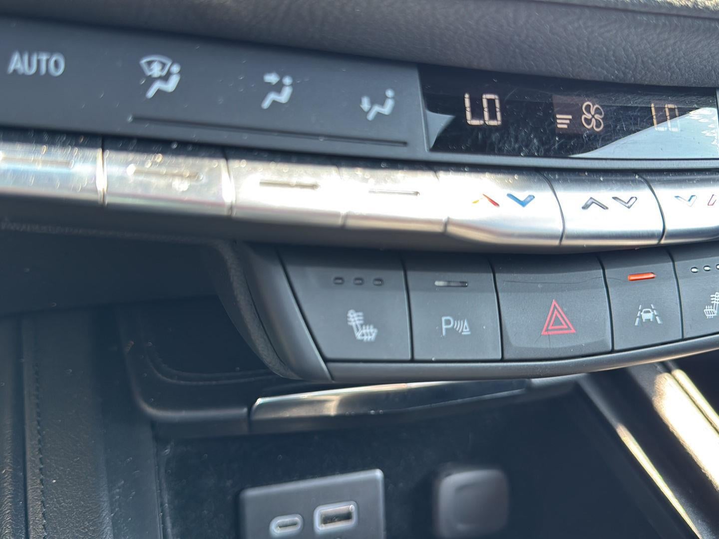 2023 Cadillac XT4 AWD Premium Luxury