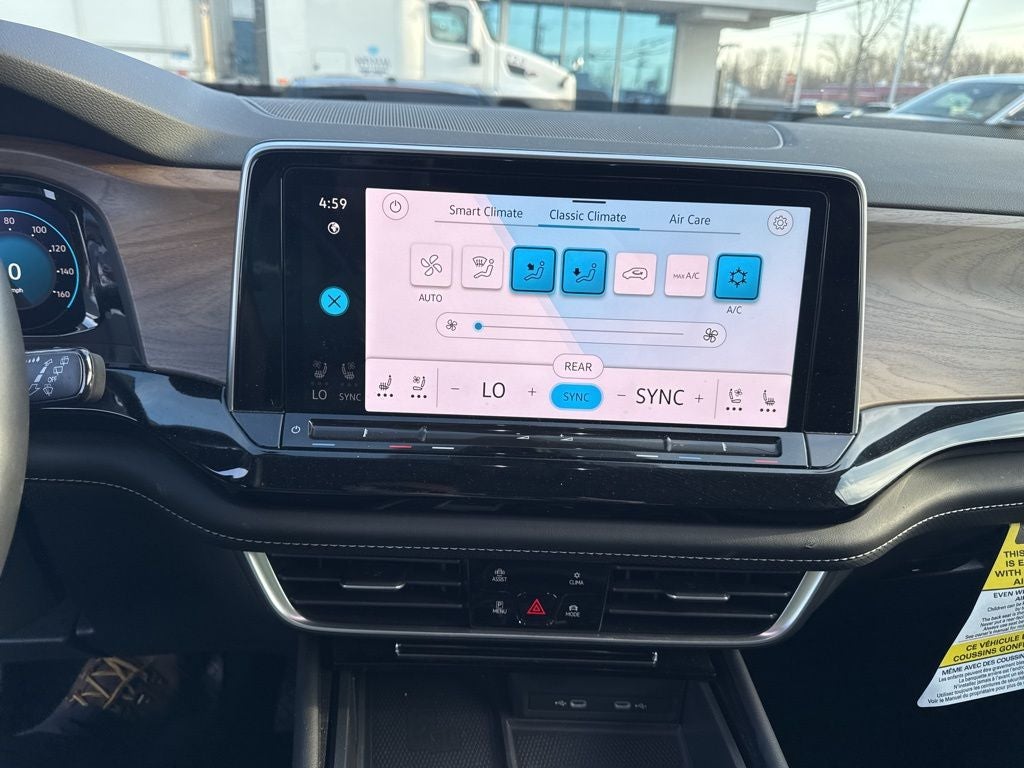 2024 Volkswagen Atlas 2.0T SE w/Technology