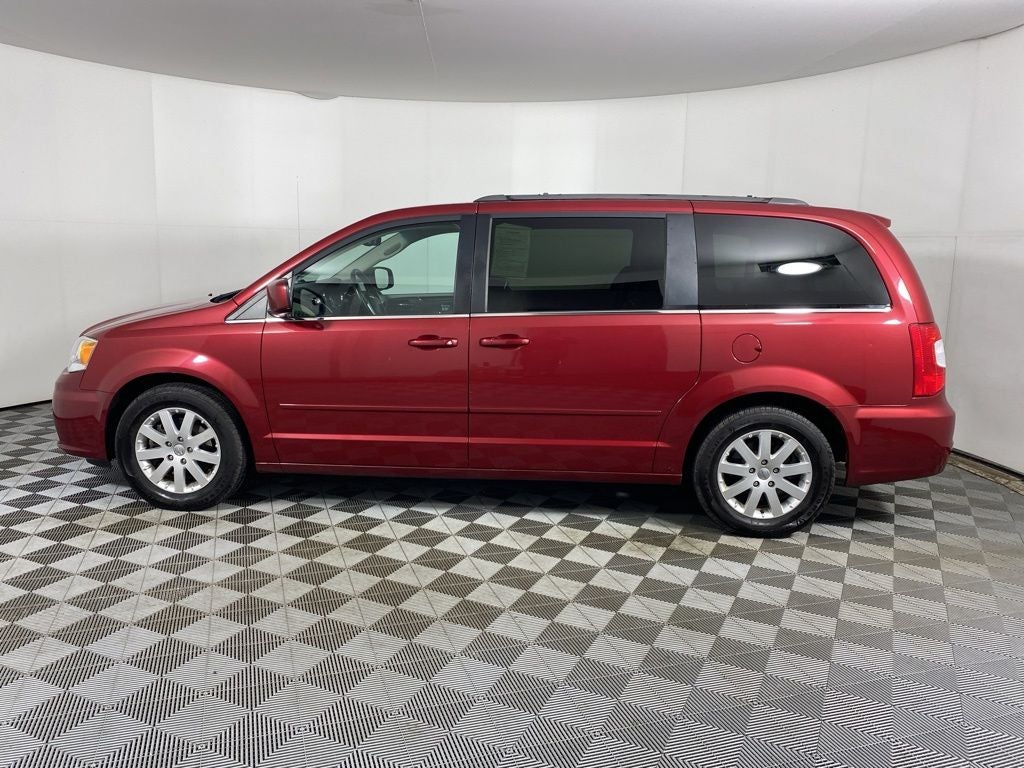 2015 Chrysler Town & Country LX