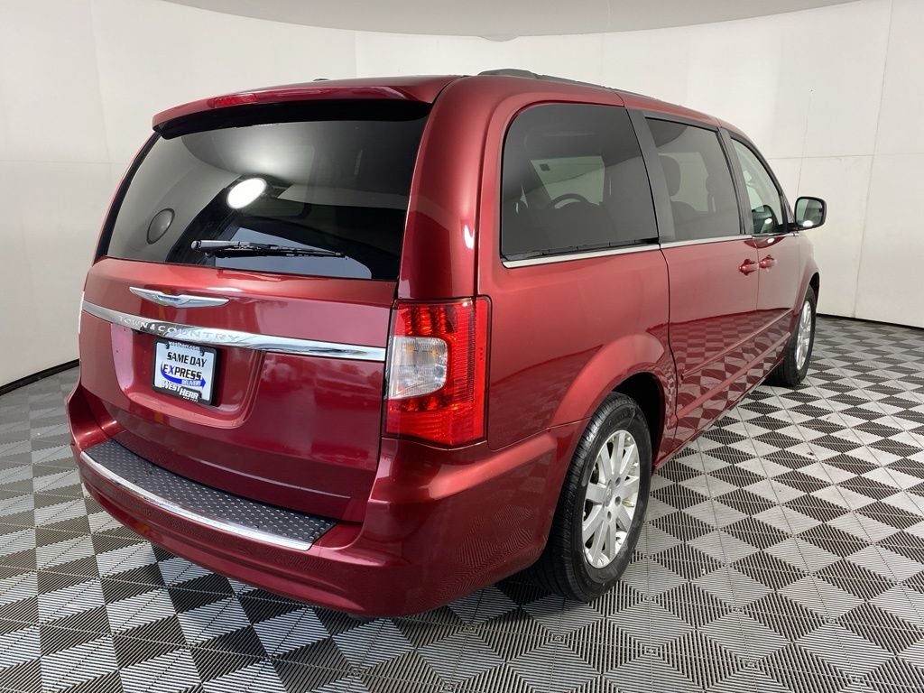 2015 Chrysler Town & Country LX