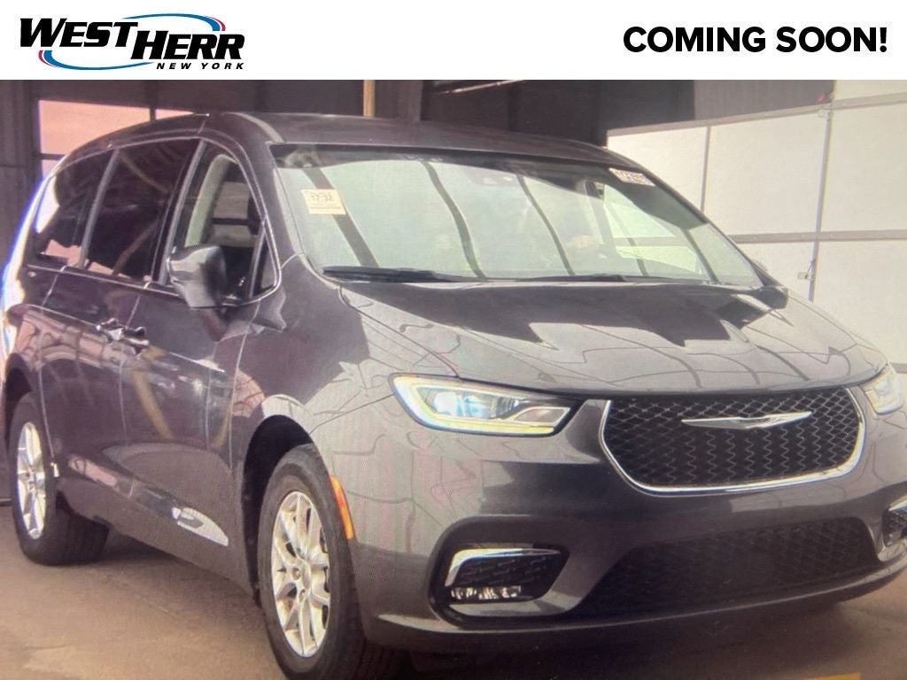 2023 Chrysler Pacifica's photo