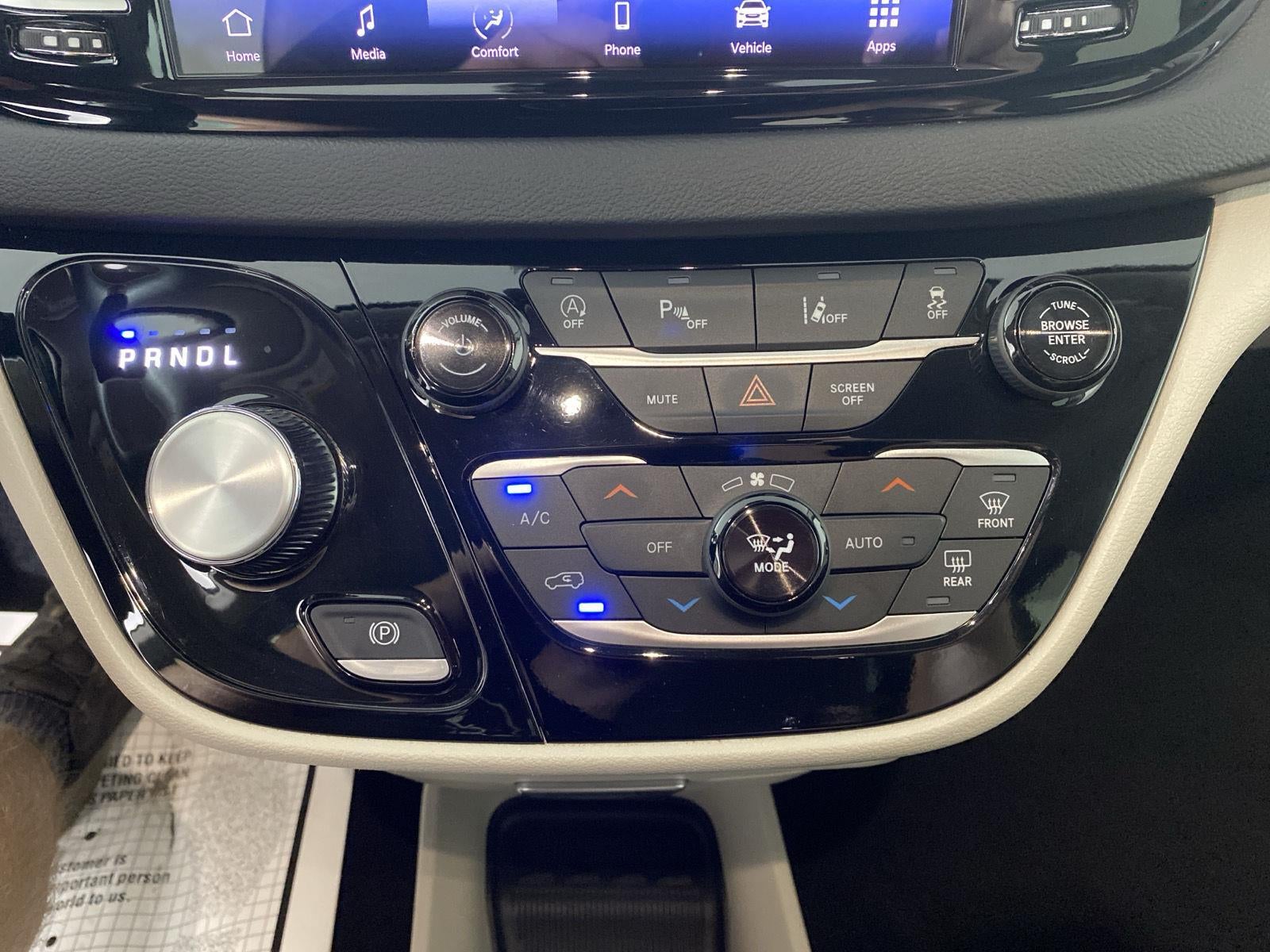 2024 Chrysler Pacifica Touring L