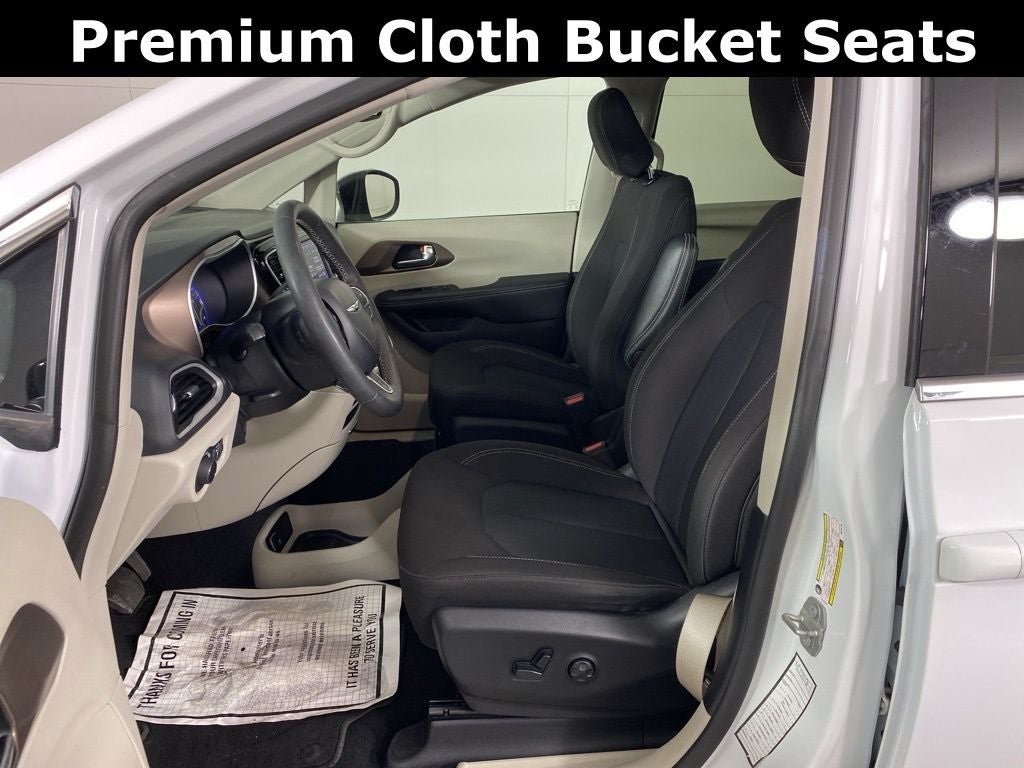 2024 Chrysler Voyager LX