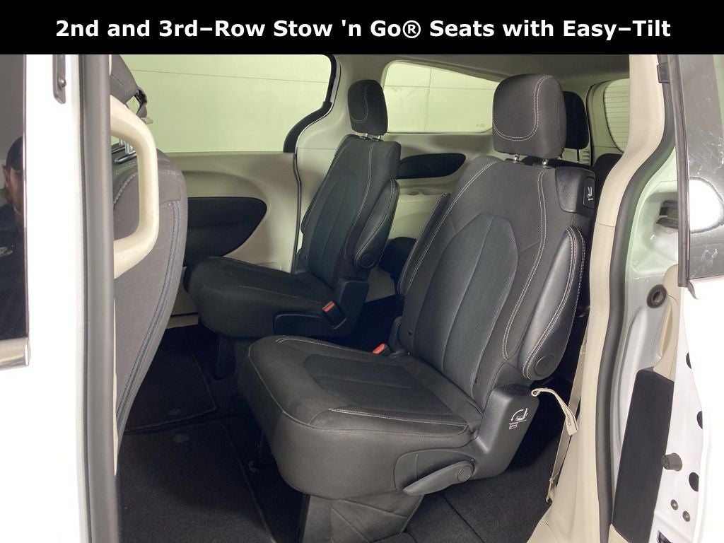 2024 Chrysler Voyager LX