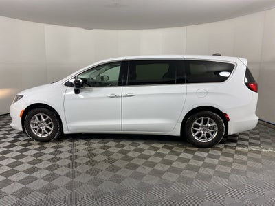 2024 Chrysler Voyager LX