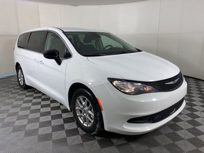2024 Chrysler Voyager LX