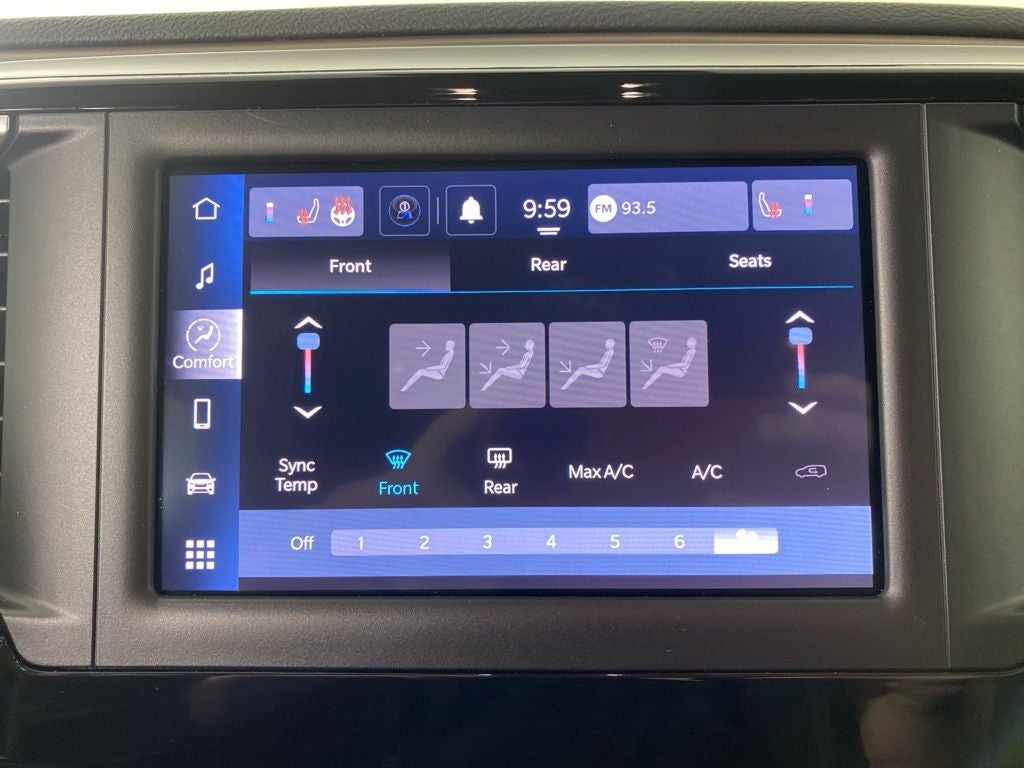 2024 Chrysler Voyager LX