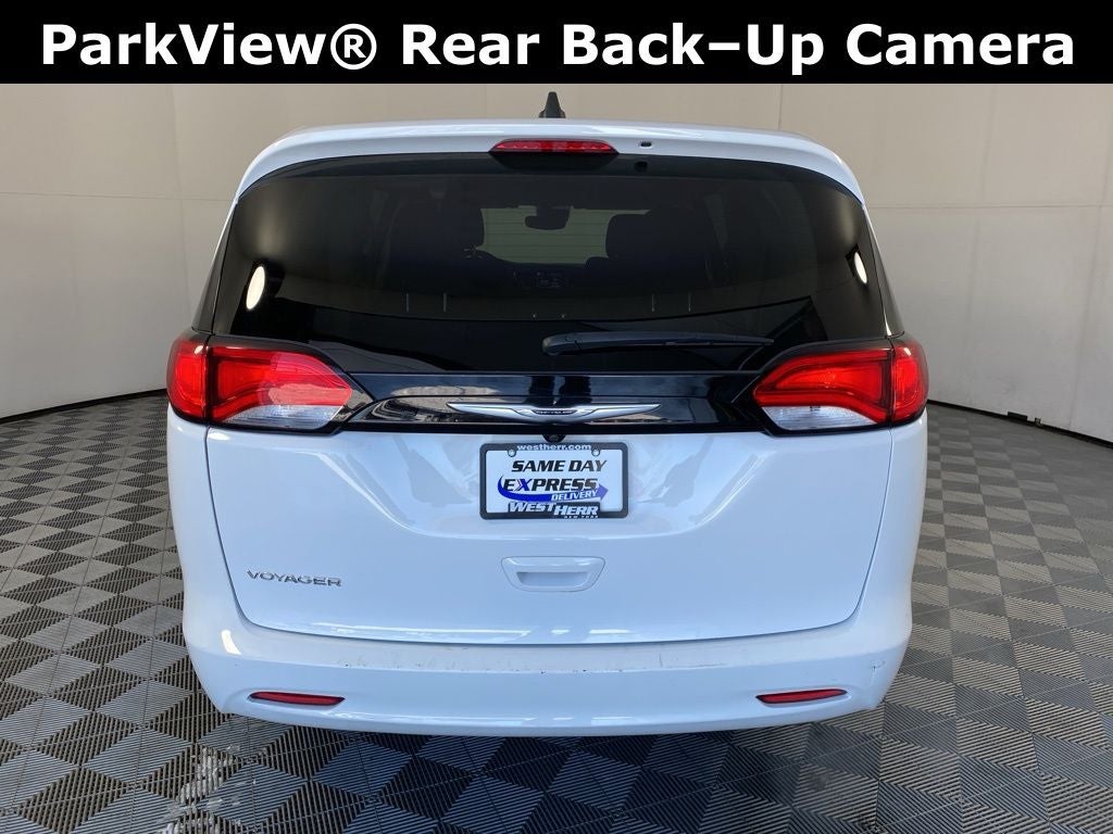 2024 Chrysler Voyager LX